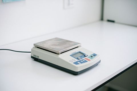 标签上的数字从来不是「每一粒」，而是「每一份」。