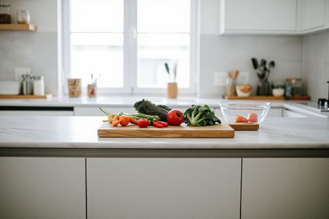 益生菌有没有用?先看清「菌株」这两个字 日常饮食里的发酵食物,是另一个常被忽略的维度。